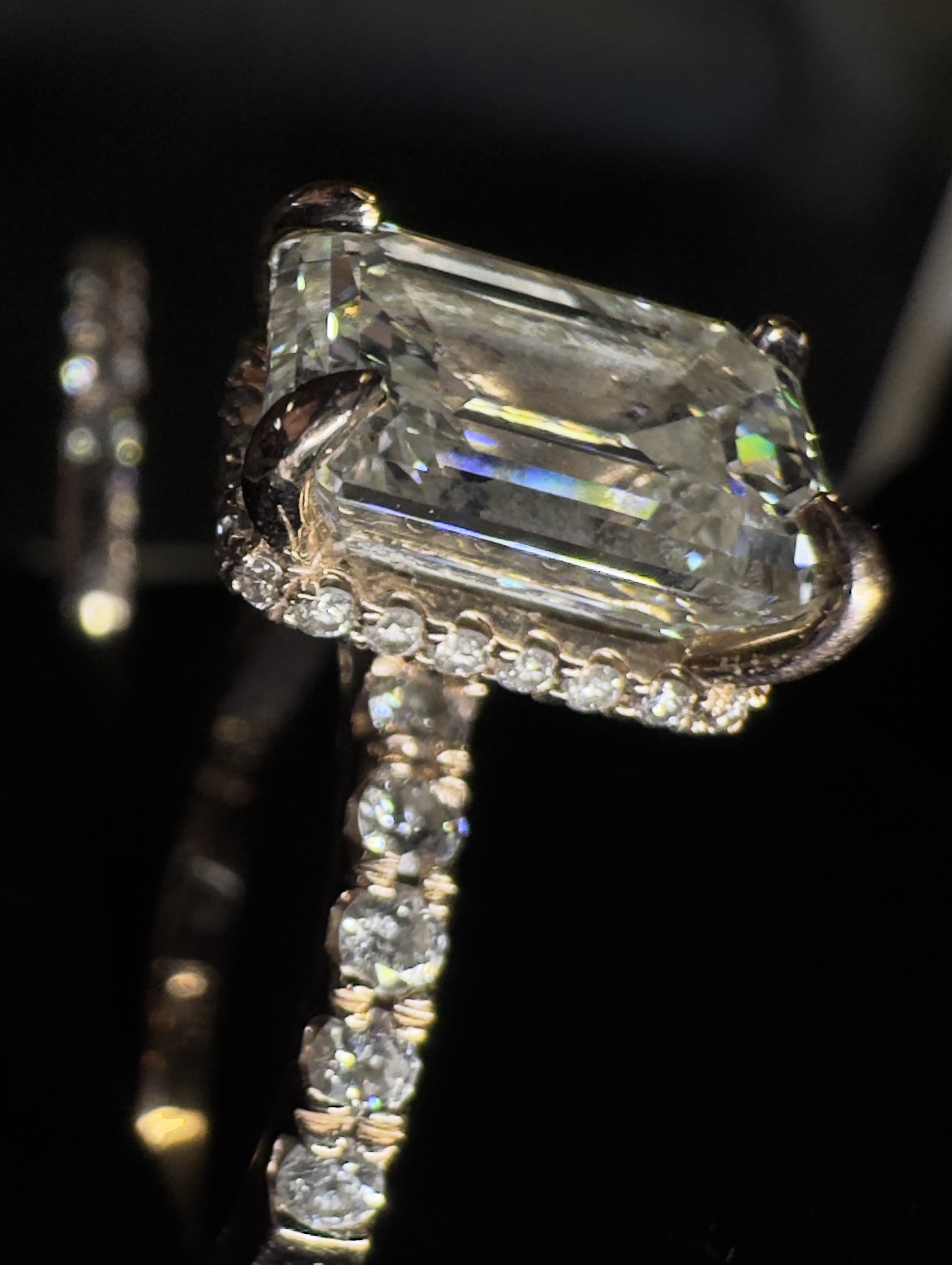 Not Sure/Unknown 3.01 Carat J VS1 Emerald Natural Diamond Diamond Ring - Image 10