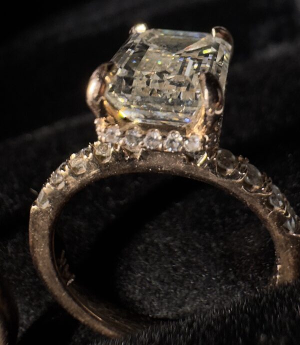 Not Sure/Unknown 3.01 Carat J VS1 Emerald Natural Diamond Diamond Ring - Image 3