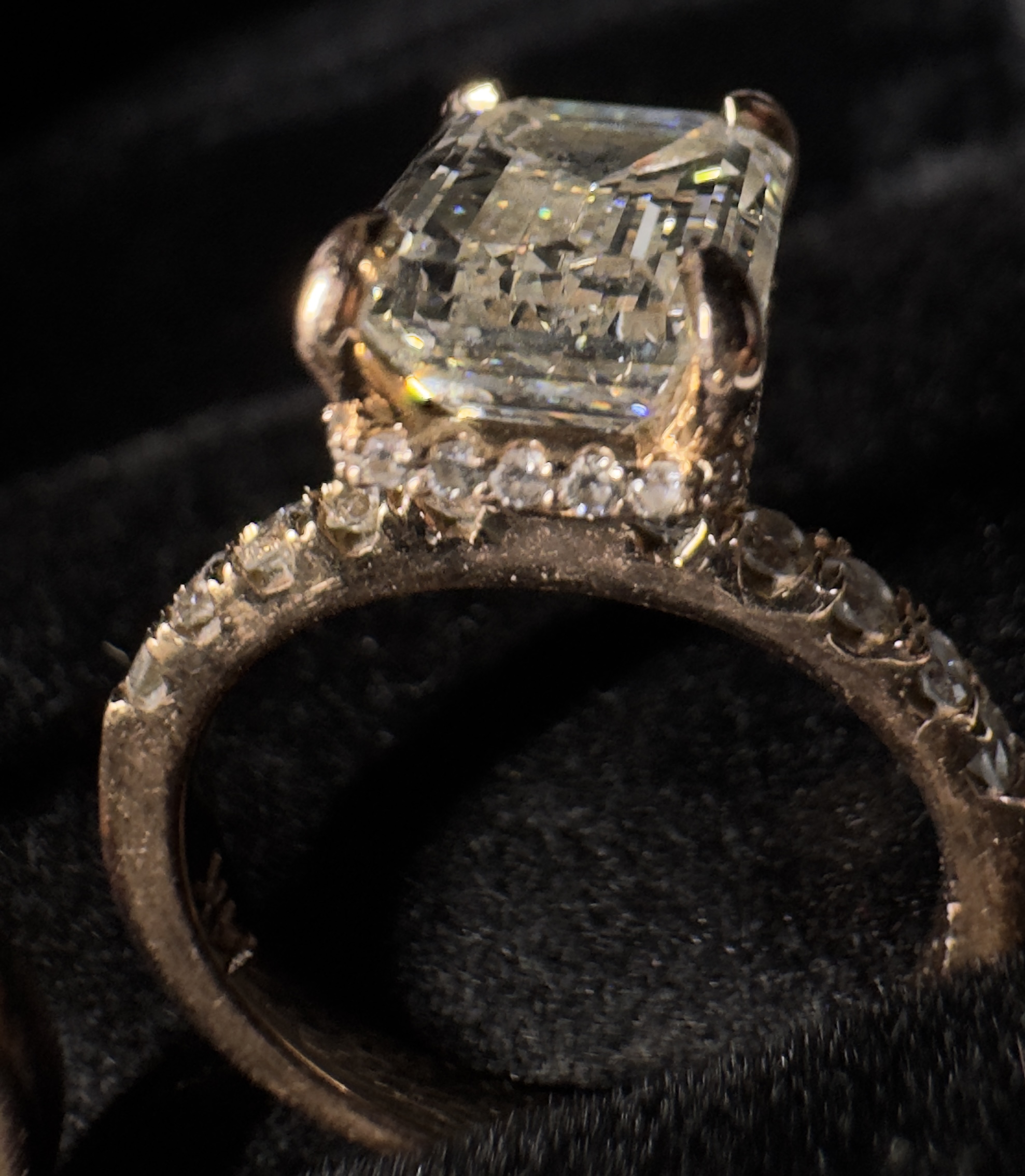 Not Sure/Unknown 3.01 Carat J VS1 Emerald Natural Diamond Diamond Ring - Image 3