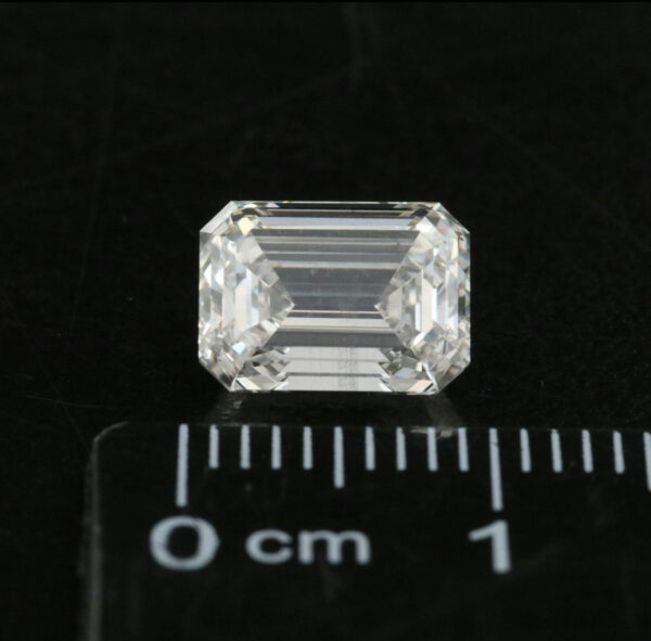 IGI 2.50 Carat G SI1 Emerald Lab Grown Diamond Loose Diamond - Image 5