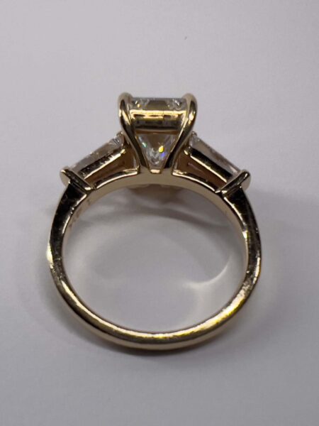 IGI 2.92 Carat G VVS2 Emerald Lab Grown Diamond Ring - Image 12