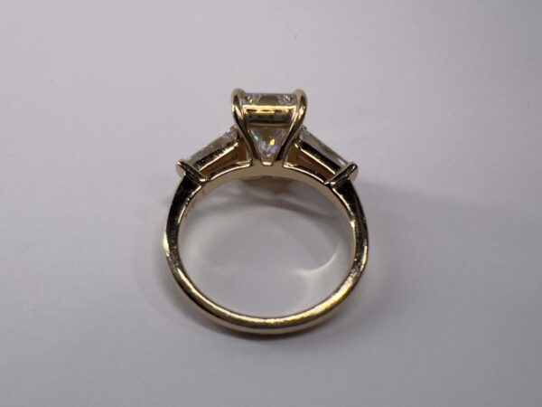 IGI 2.92 Carat G VVS2 Emerald Lab Grown Diamond Ring - Image 12