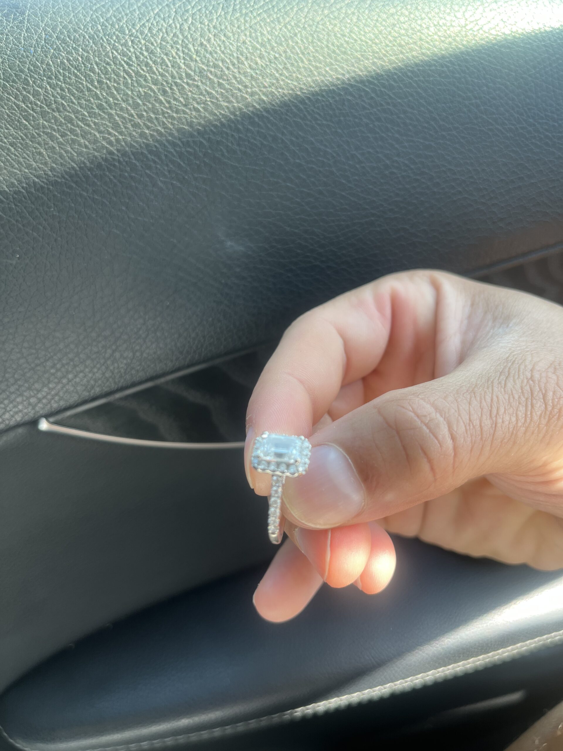Not Sure/Unknown 2 Carat W SI2 Emerald Lab Grown Diamond Ring - Image 3