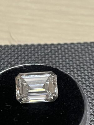 IGI 4.09 Carat G VS2 Emerald Lab Grown Diamond Loose Diamond