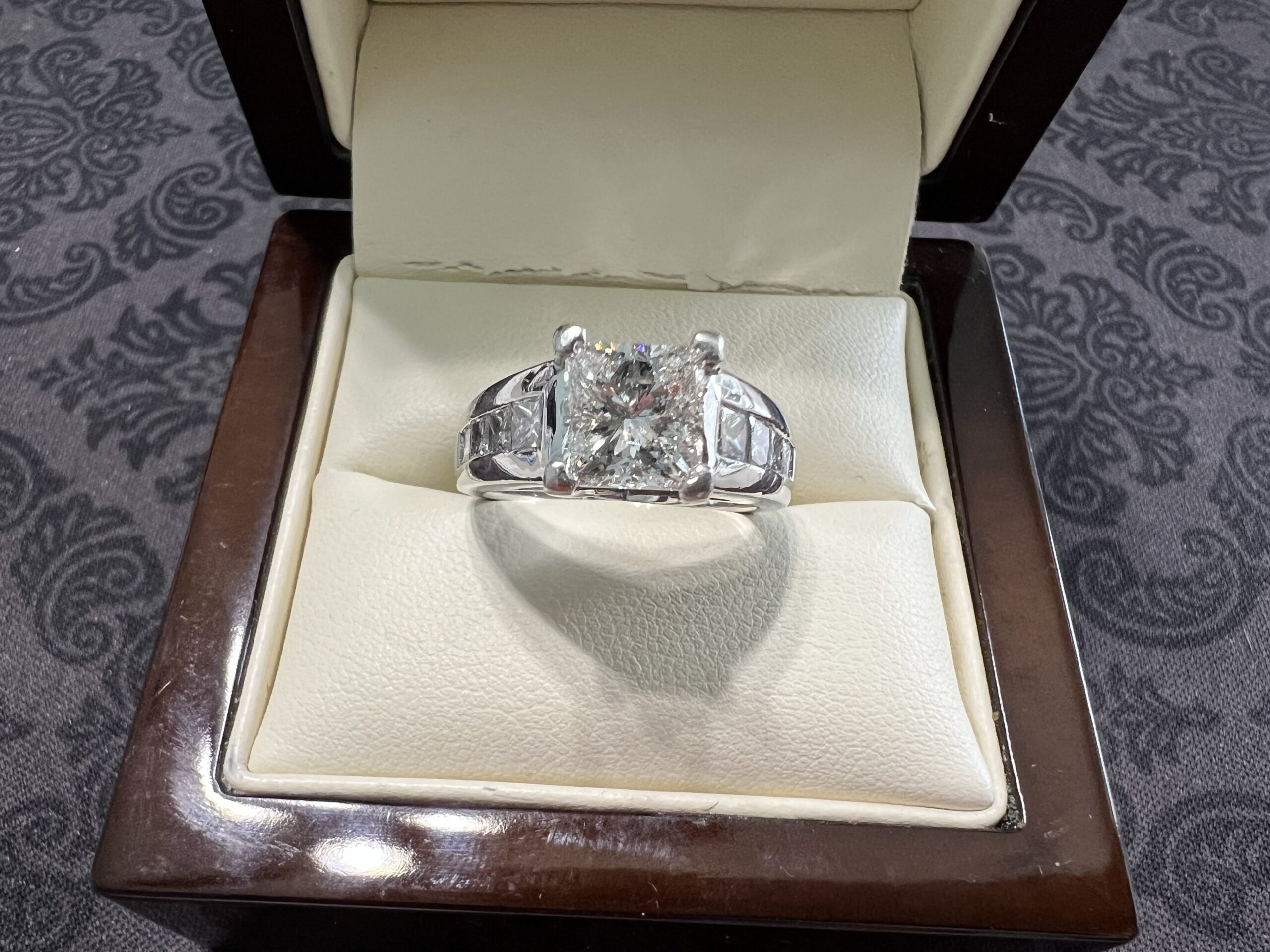 1.85 Carat H I1 Princess Natural Diamond Diamond Ring - Image 6
