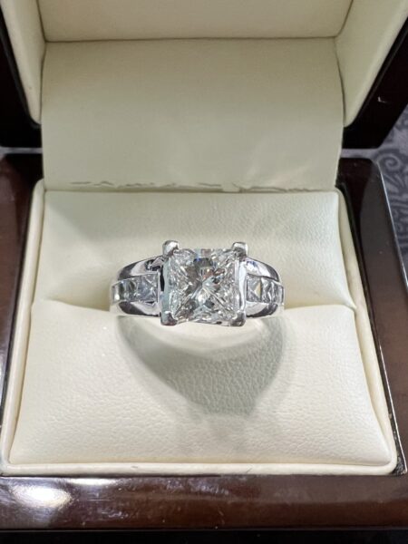 1.85 Carat H I1 Princess Natural Diamond Diamond Ring - Image 5