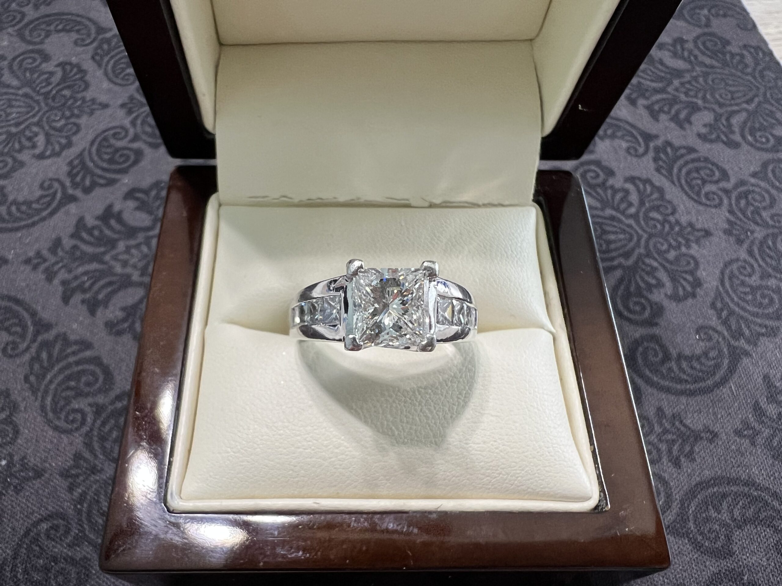1.85 Carat H I1 Princess Natural Diamond Diamond Ring - Image 5