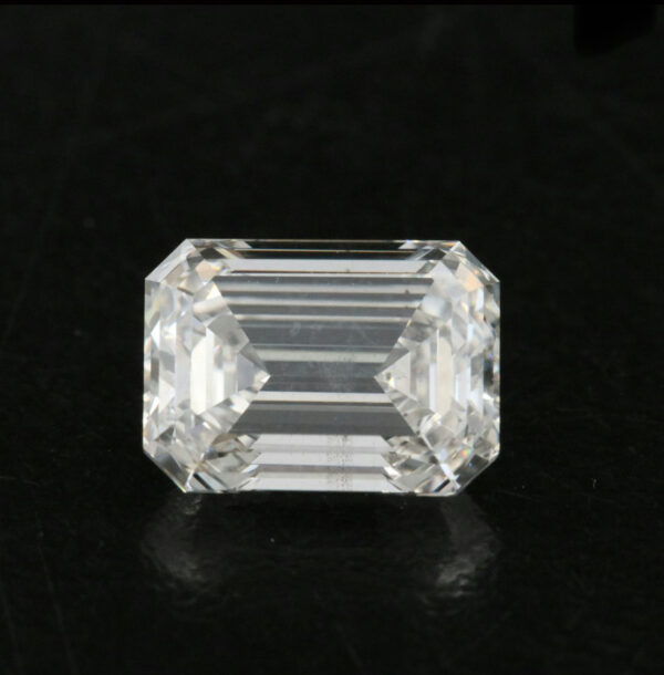 IGI 2.50 Carat G SI1 Emerald Lab Grown Diamond Loose Diamond - Image 1