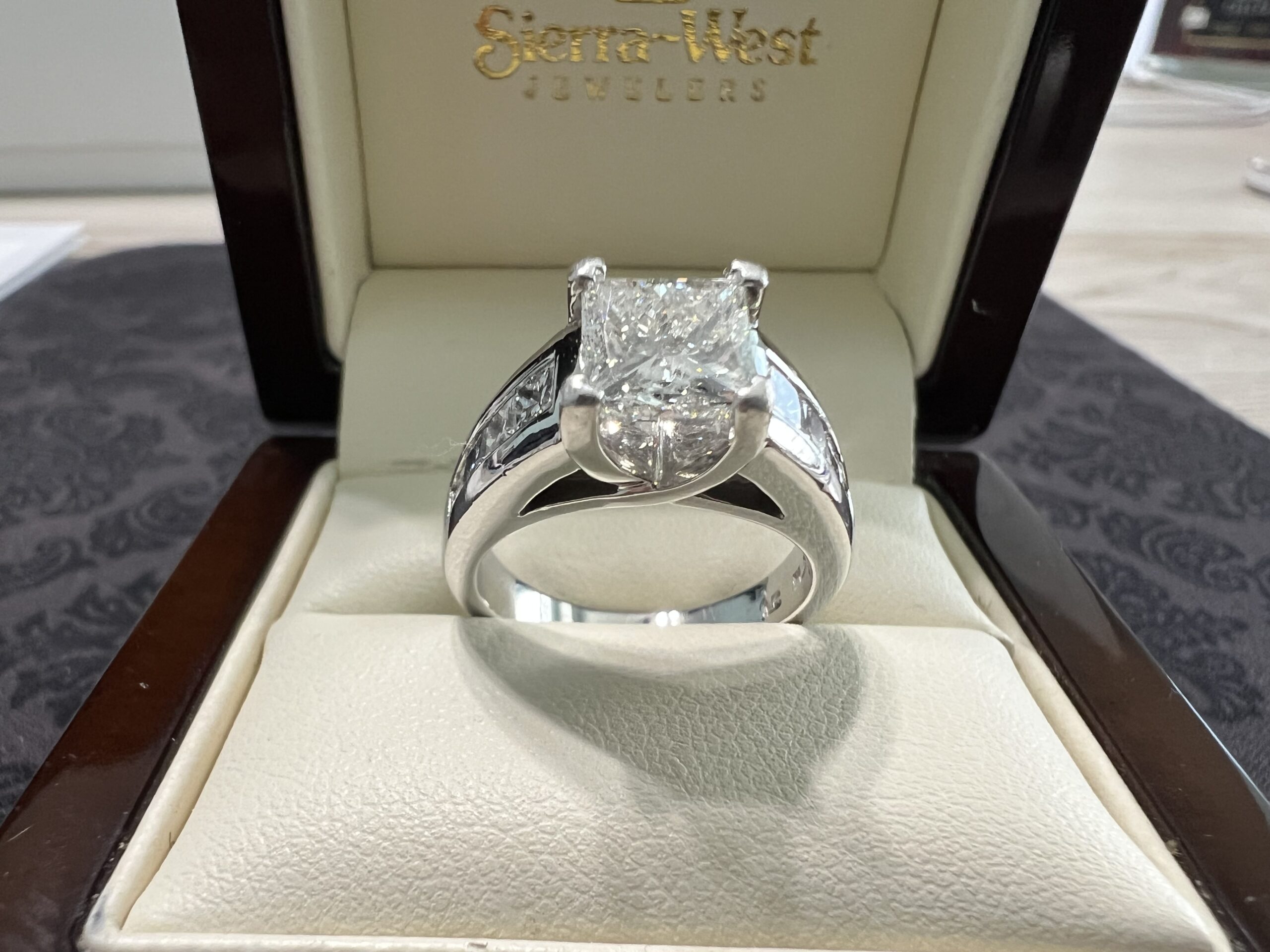 1.85 Carat H I1 Princess Natural Diamond Diamond Ring - Image 8