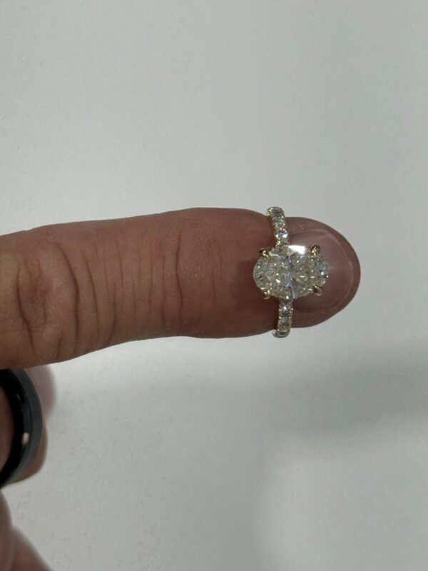 Not Sure/Unknown 2.08 Carat E VS1 Oval Lab Grown Diamond Ring - Image 3