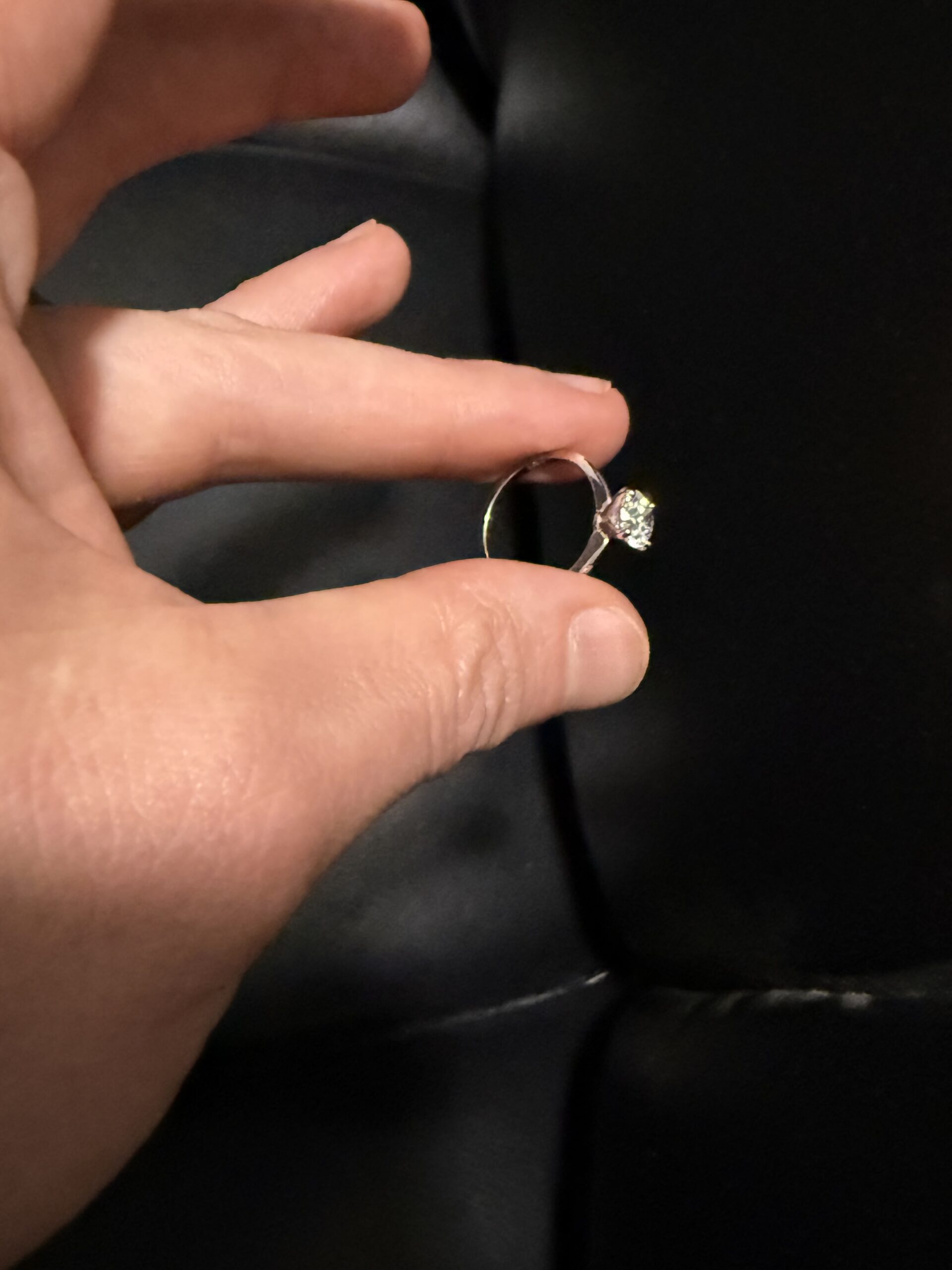 IGI 1.05 Carat D VVS2 Cushion Lab Grown Diamond Ring - Image 4