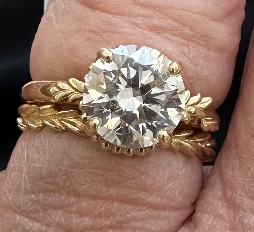 IGI 2.43 Carat F VS1 Round Lab Grown Diamond Ring - Image 3