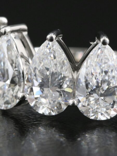 Not Sure/Unknown 4.1 Carat E VVS1 Pear Lab Grown Diamond Ring - Image 5