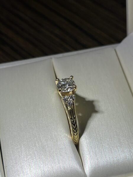 Not Sure/Unknown 0.72 Carat G VS1 Round Natural Diamond Diamond Ring - Image 6