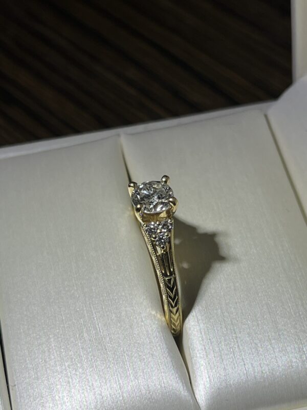 Not Sure/Unknown 0.72 Carat G VS1 Round Natural Diamond Diamond Ring - Image 6