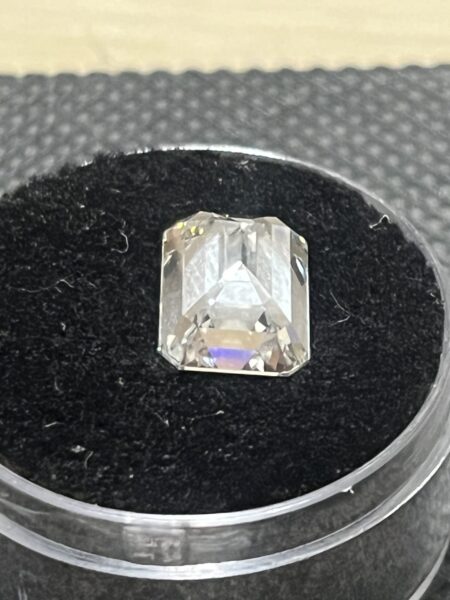 IGI 4.09 Carat G VS2 Emerald Lab Grown Diamond Loose Diamond - Image 5