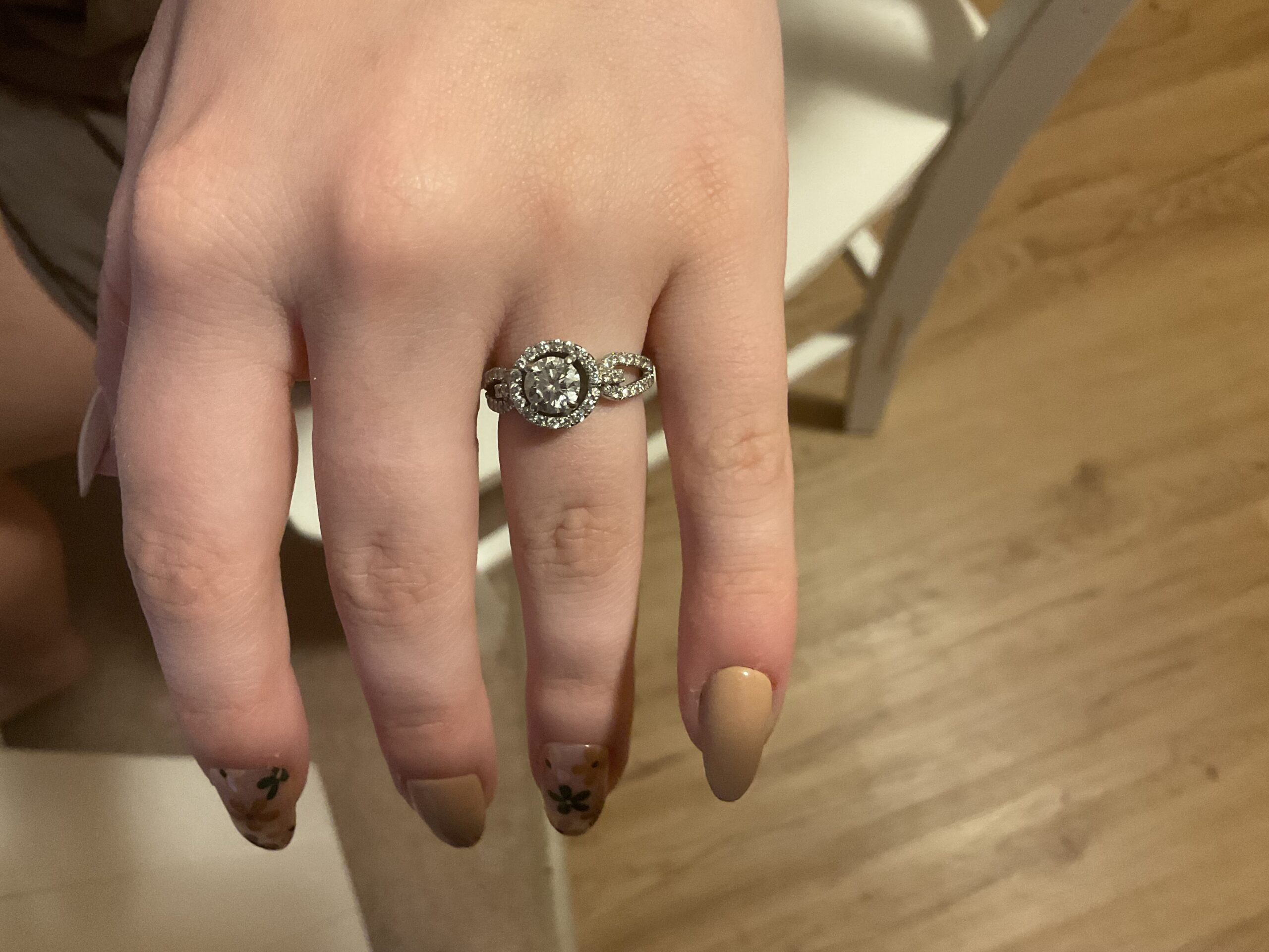 .9 Carat H SI1 Round Natural Diamond Diamond Ring - Image 1