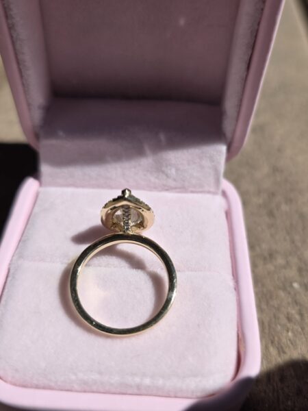 IGI 2.50 Carat E VS1 Pear Lab Grown Diamond Ring - Image 3