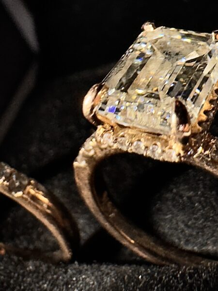 Not Sure/Unknown 3.01 Carat J VS1 Emerald Natural Diamond Diamond Ring - Image 2
