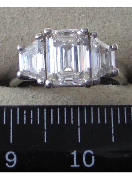IGI 1.86 emerald & two 0.5 trapezoid Carat H VVS1 Emerald Lab Grown Diamond Ring