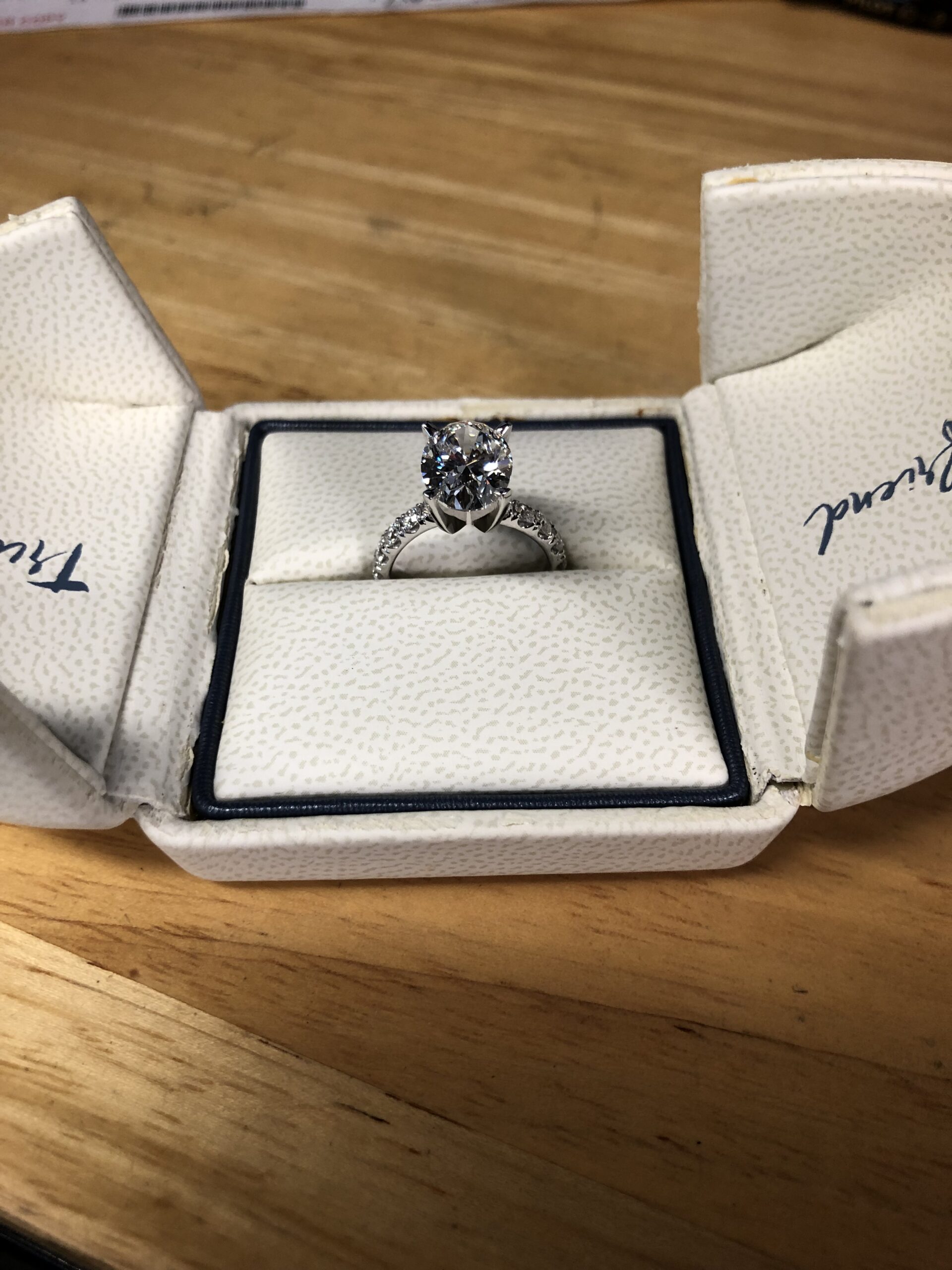 IGI 2.6 Carat D VS1 Oval Lab Grown Diamond Ring - Image 3
