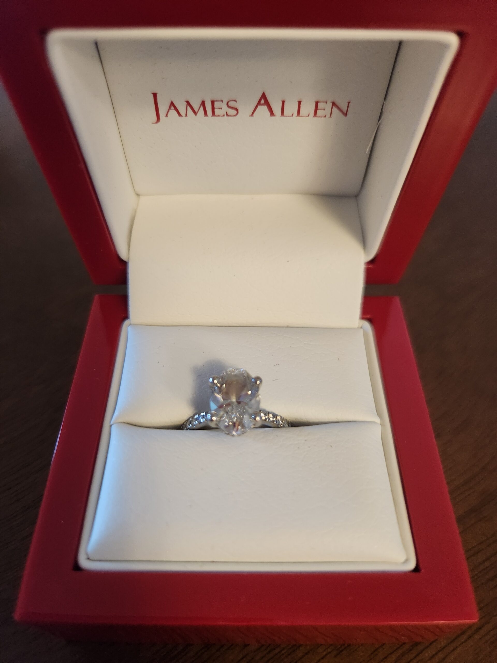 IGI 2.23 Carat F VVS2 Oval Lab Grown Diamond Ring - Image 2