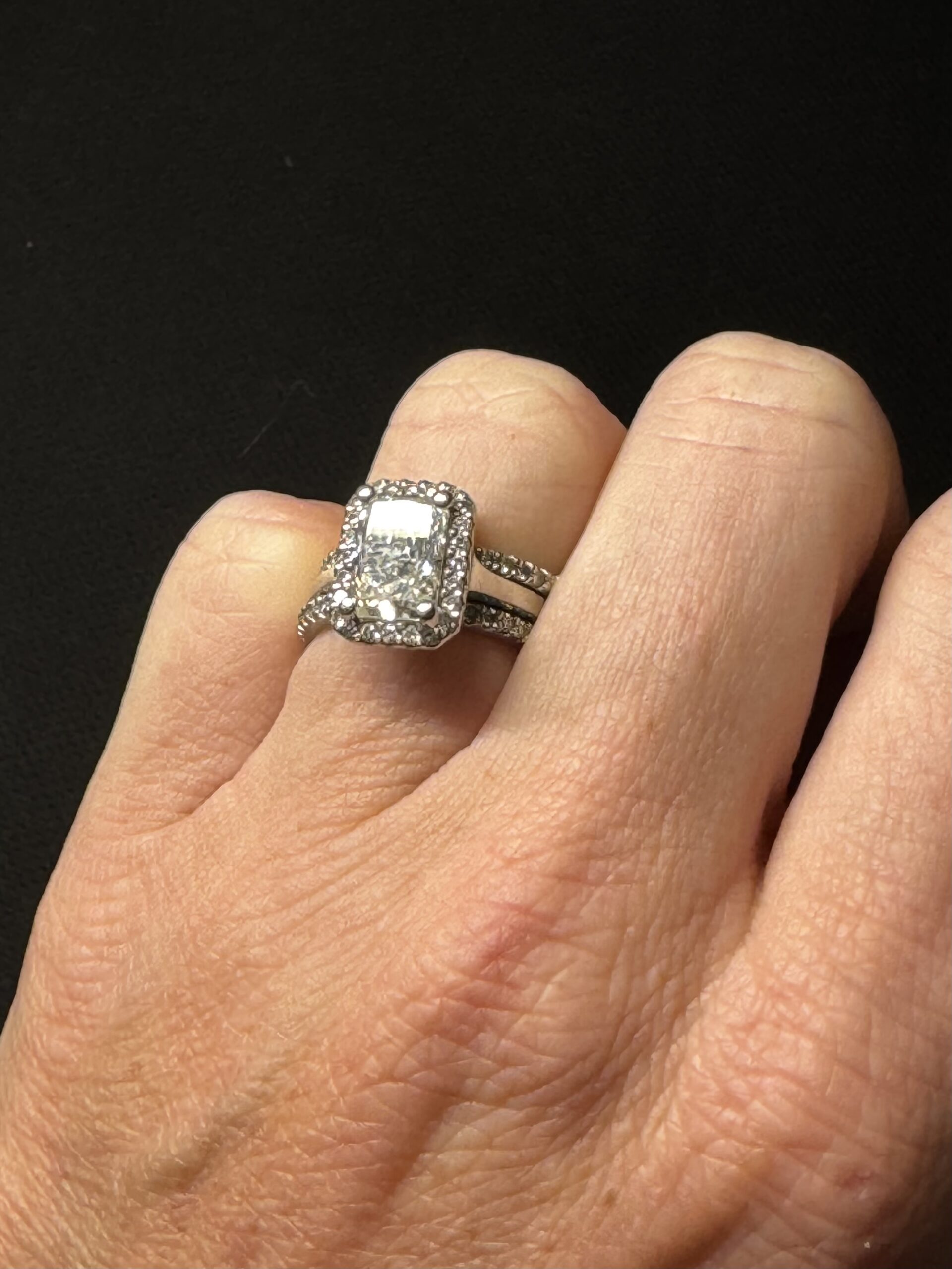 Not Sure/Unknown 2.45 Carat H VS1 Radiant Lab Grown Diamond Ring - Image 8