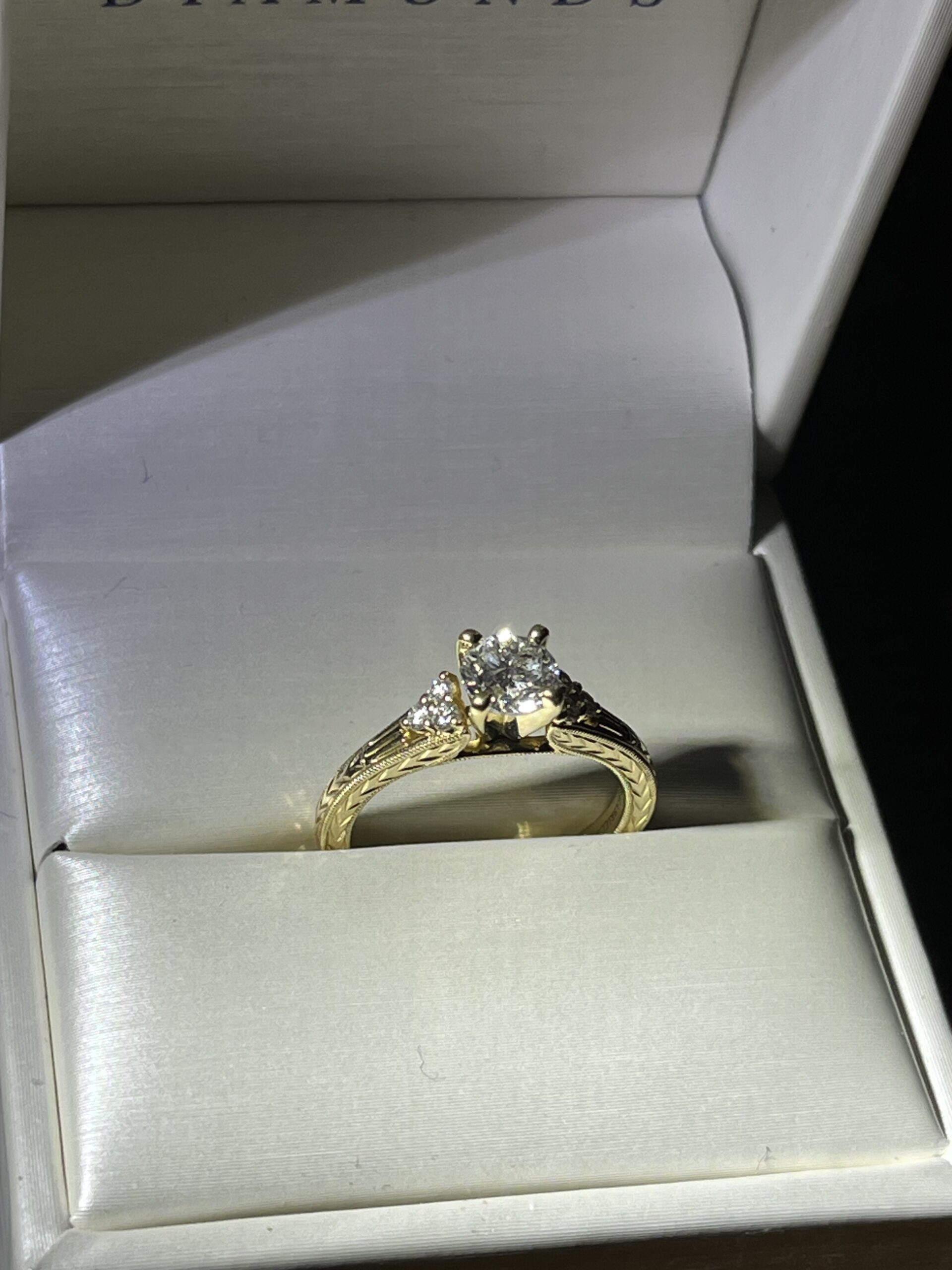 Not Sure/Unknown 0.72 Carat G VS1 Round Natural Diamond Diamond Ring - Image 7