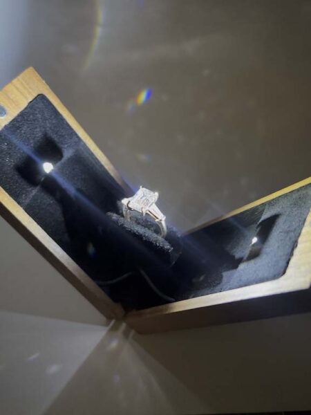 IGI 2.92 Carat G VVS2 Emerald Lab Grown Diamond Ring - Image 8