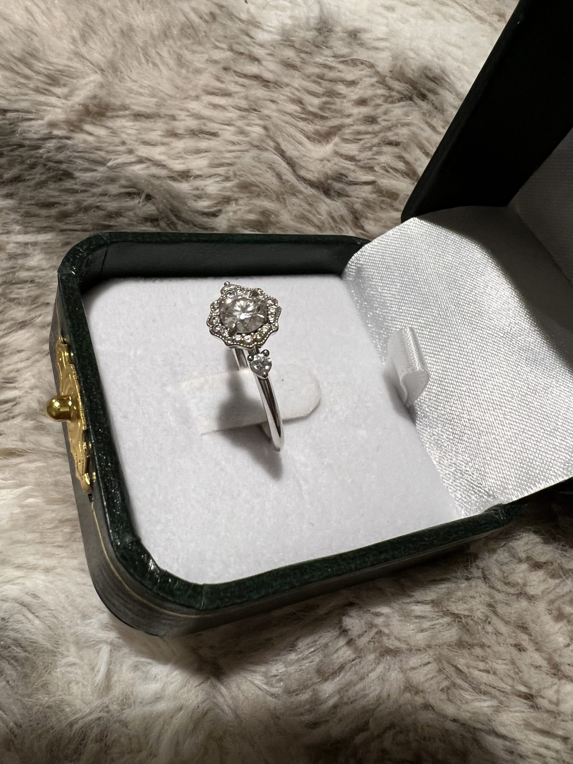 Not Sure/Unknown 0.50 Carat D VVS2 Round Lab Grown Diamond Ring - Image 5