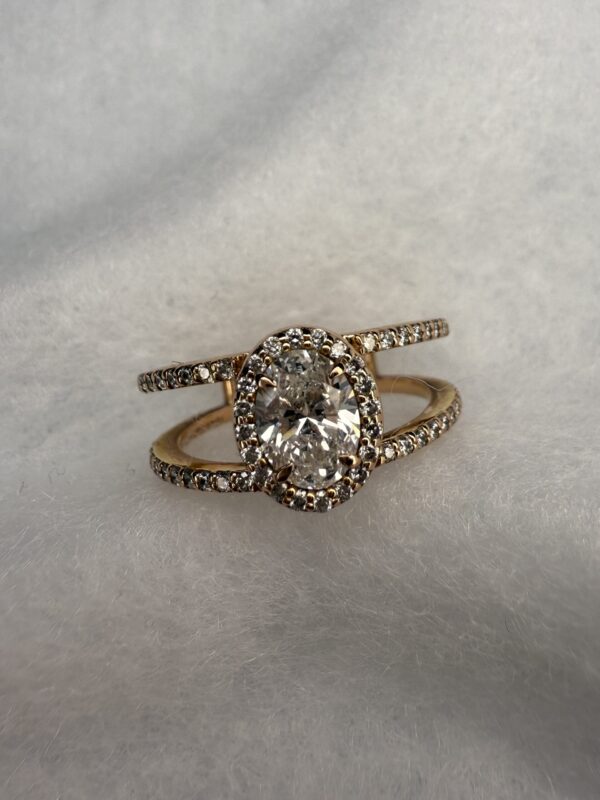 IGI .75 Carat E VS1 Oval Lab Grown Diamond Ring - Image 3
