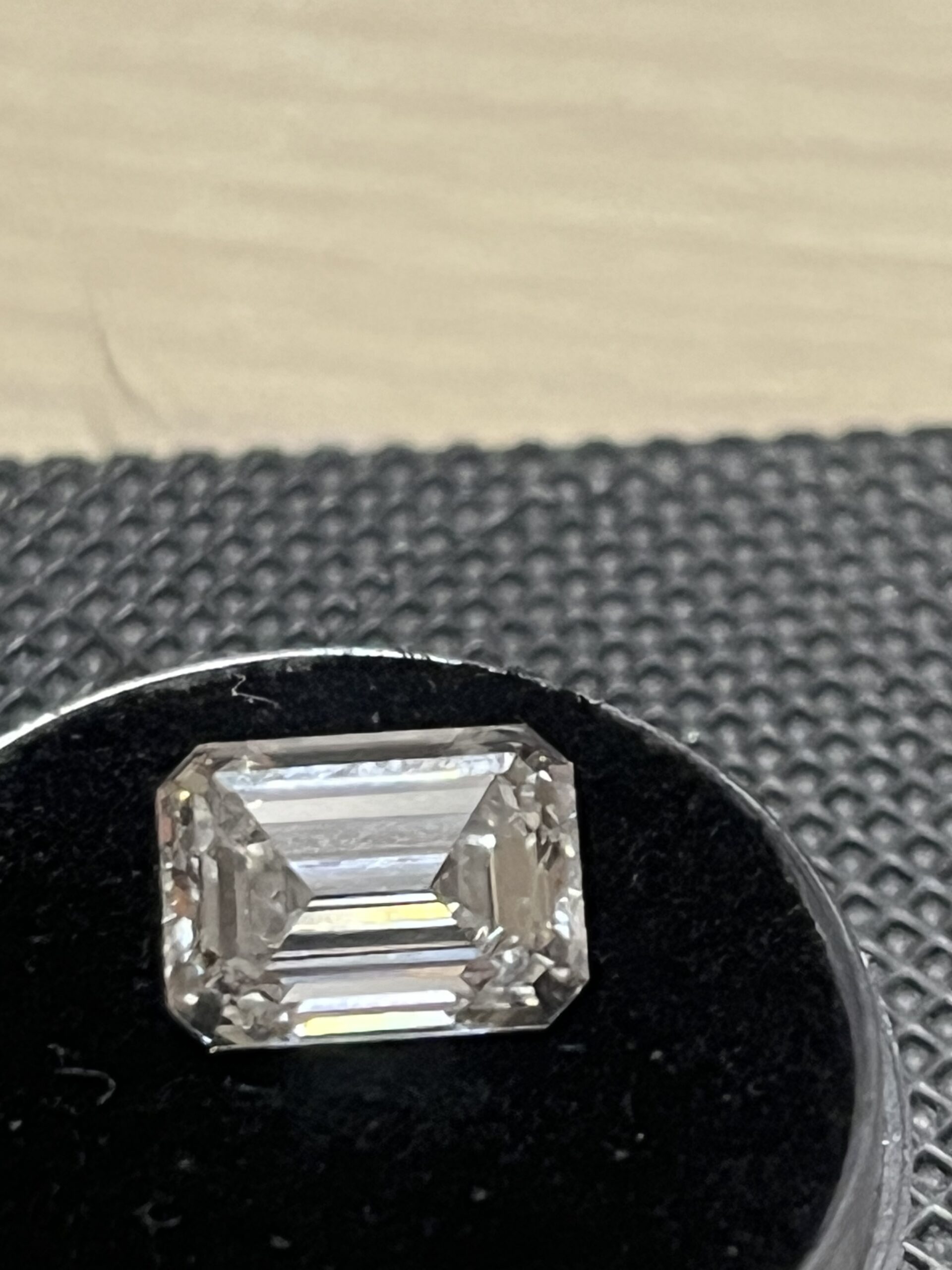 IGI 4.09 Carat G VS2 Emerald Lab Grown Diamond Loose Diamond - Image 8
