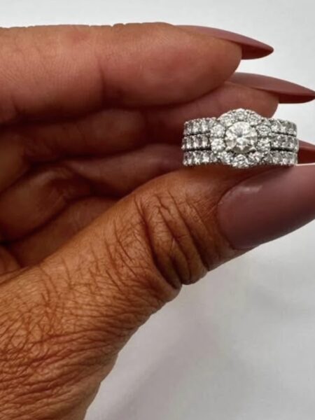 2.25 Carat I I1 Round Natural Diamond Ring - Image 9