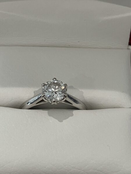 1.03 Carat D VVS2 Round Lab Grown Diamond Ring - Image 8