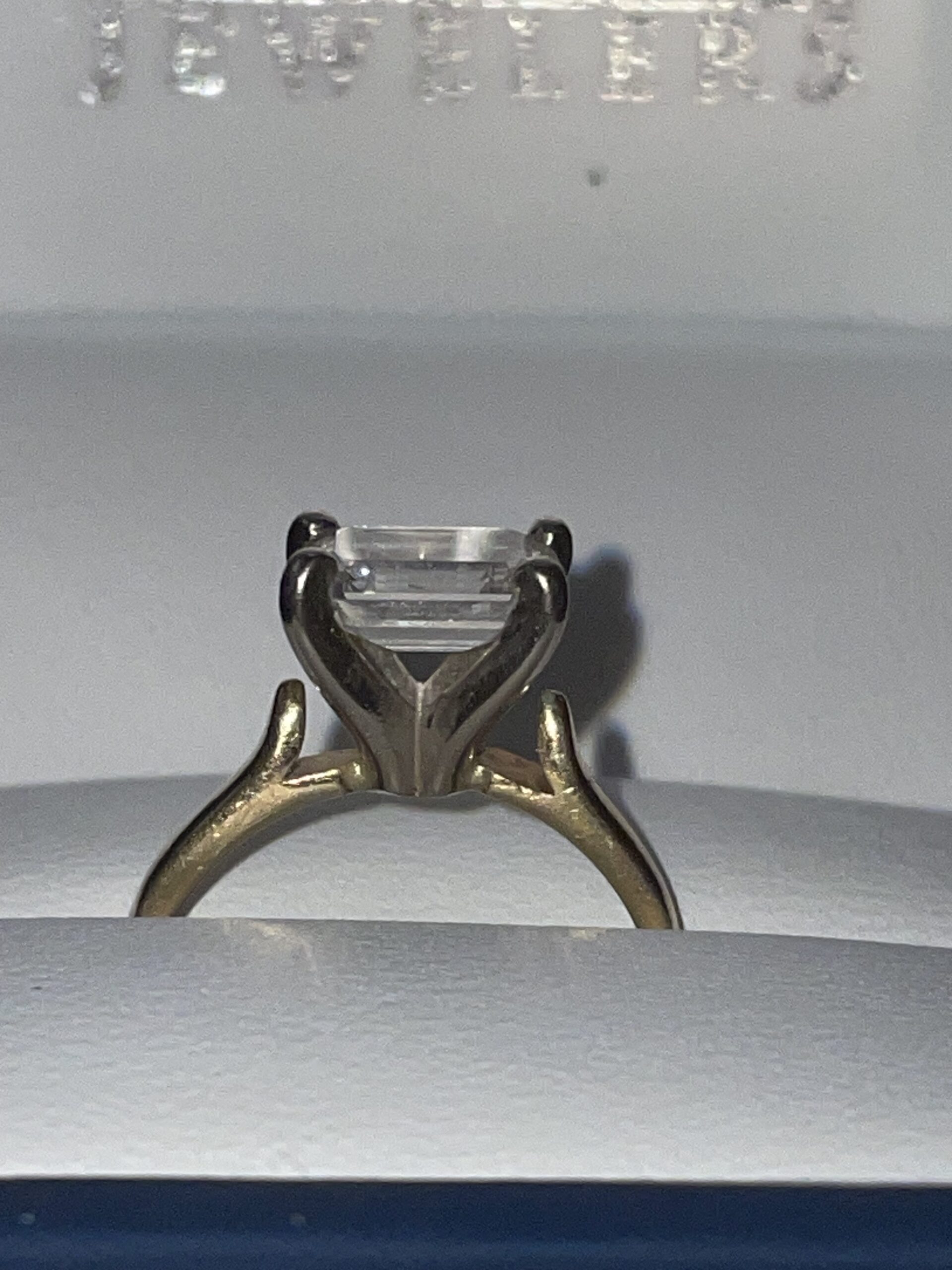 IGI 1.5 Carat H VS2 Emerald Lab Grown Diamond Ring - Image 2