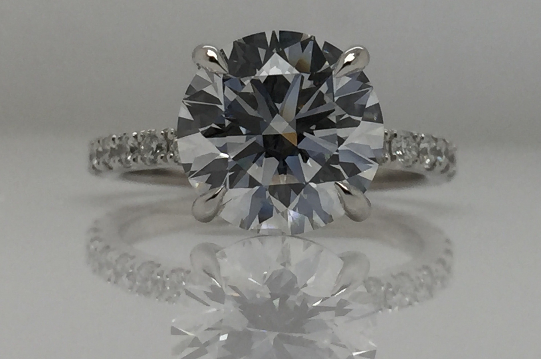 GCAL 3.54 Carat E VS1 Round Lab Grown Diamond Ring - Image 1