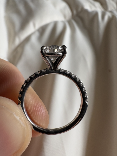 IGI 2.07 Carat E VS1 Oval Lab Grown Diamond Ring - Image 3