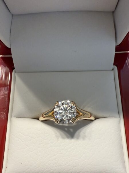 IGI 1.51 Carat G VS1 Round Lab Grown Diamond Ring - Image 16