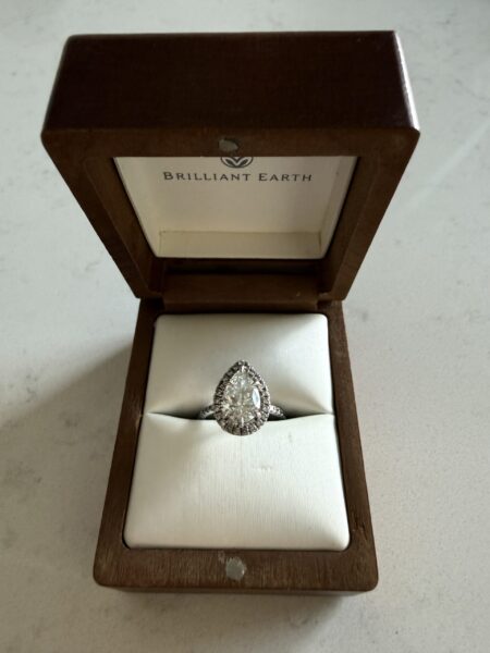 2.04 Carat J VVS2 Pear Lab Grown Diamond Ring - Image 2