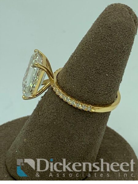 IGI 5.01 Carat F VVS1 Emerald Lab Grown Diamond Ring - Image 4