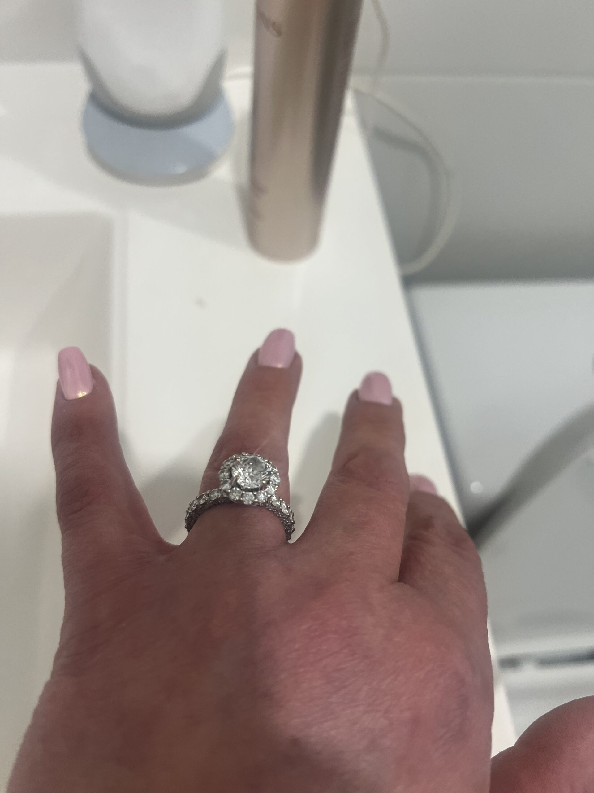 5.46 Carat Total Weight H I1 Round Natural Diamond Ring - Image 1