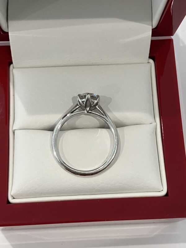 1.03 Carat D VVS2 Round Lab Grown Diamond Ring - Image 10