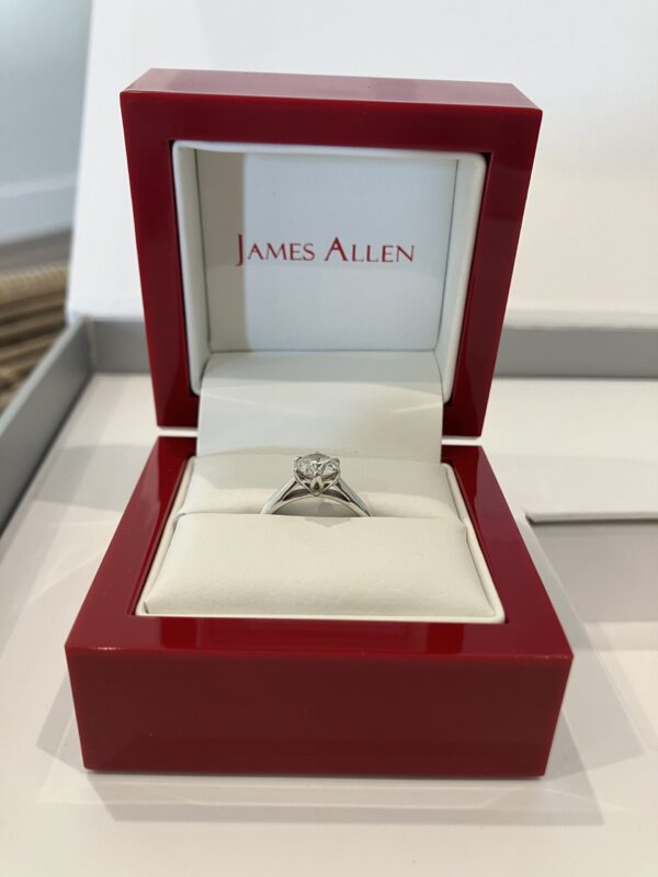 1.03 Carat D VVS2 Round Lab Grown Diamond Ring - Image 6