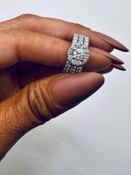 2.25 Carat I I1 Round Natural Diamond Ring