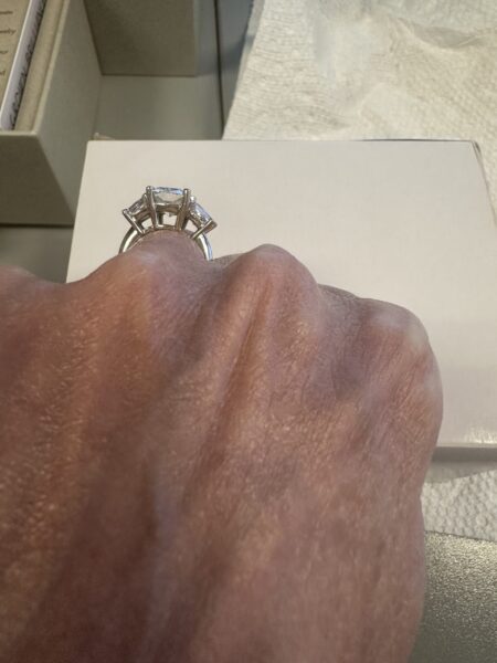 IGI 5.02 Carat Total Weight D VS2 Cushion Lab Grown Diamond Ring - Image 6