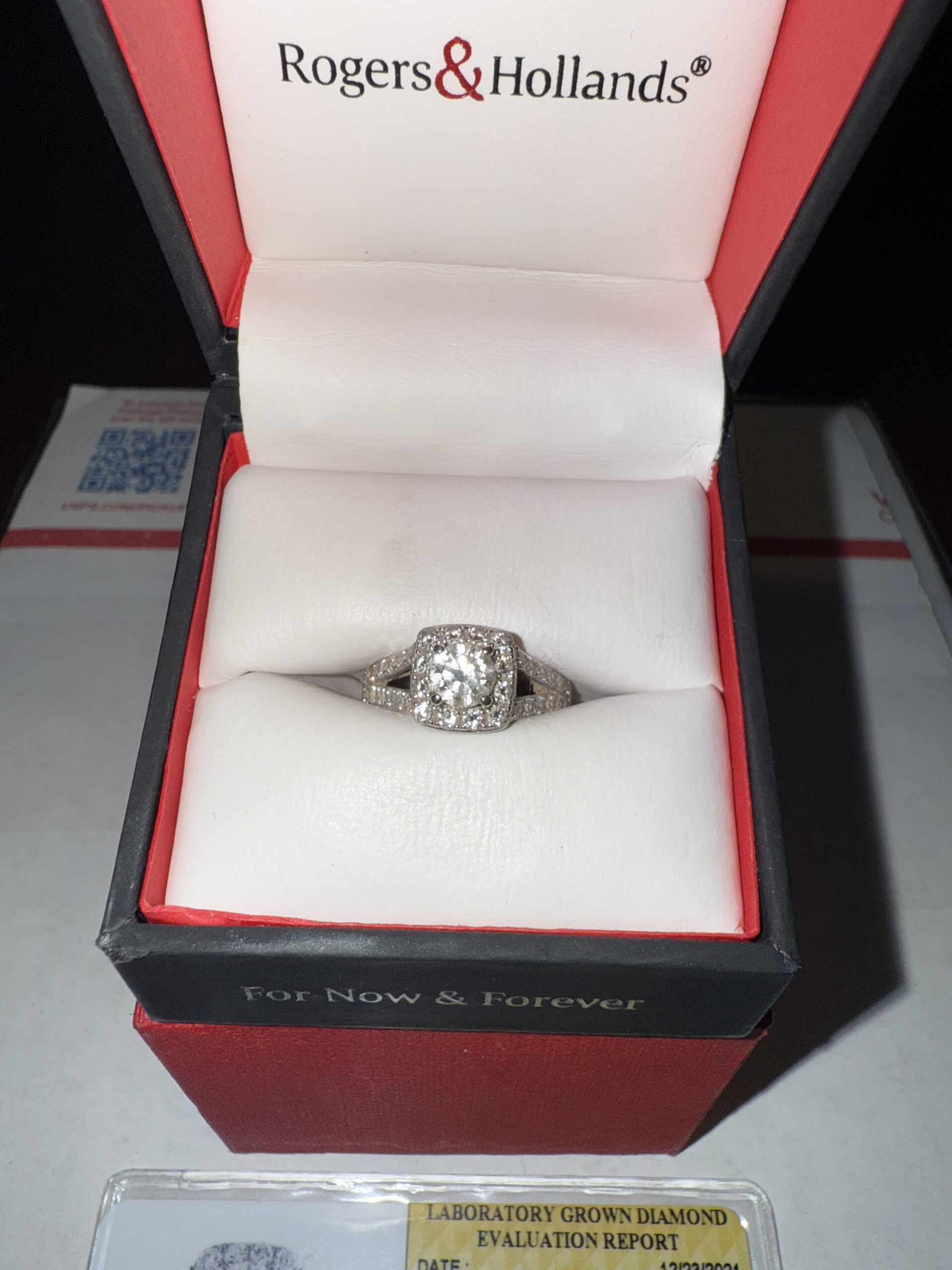 IGI 1.25 Carat I SI1 Round Lab Grown Diamond Ring - Image 3
