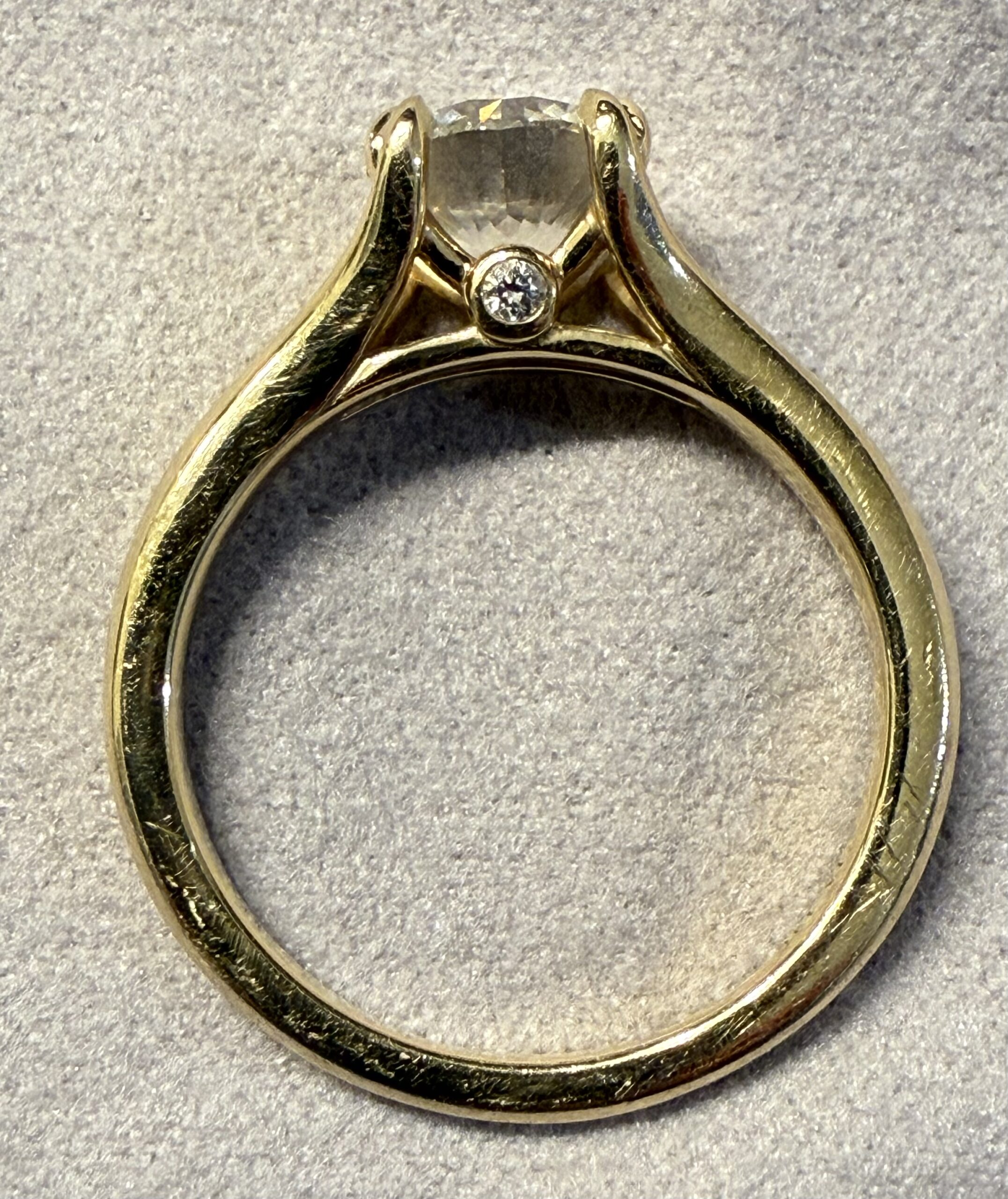 IGI 1.51 Carat G VS1 Round Lab Grown Diamond Ring - Image 11