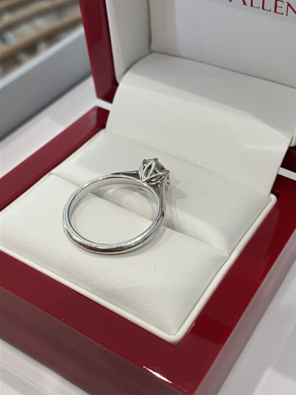 1.03 Carat D VVS2 Round Lab Grown Diamond Ring - Image 11