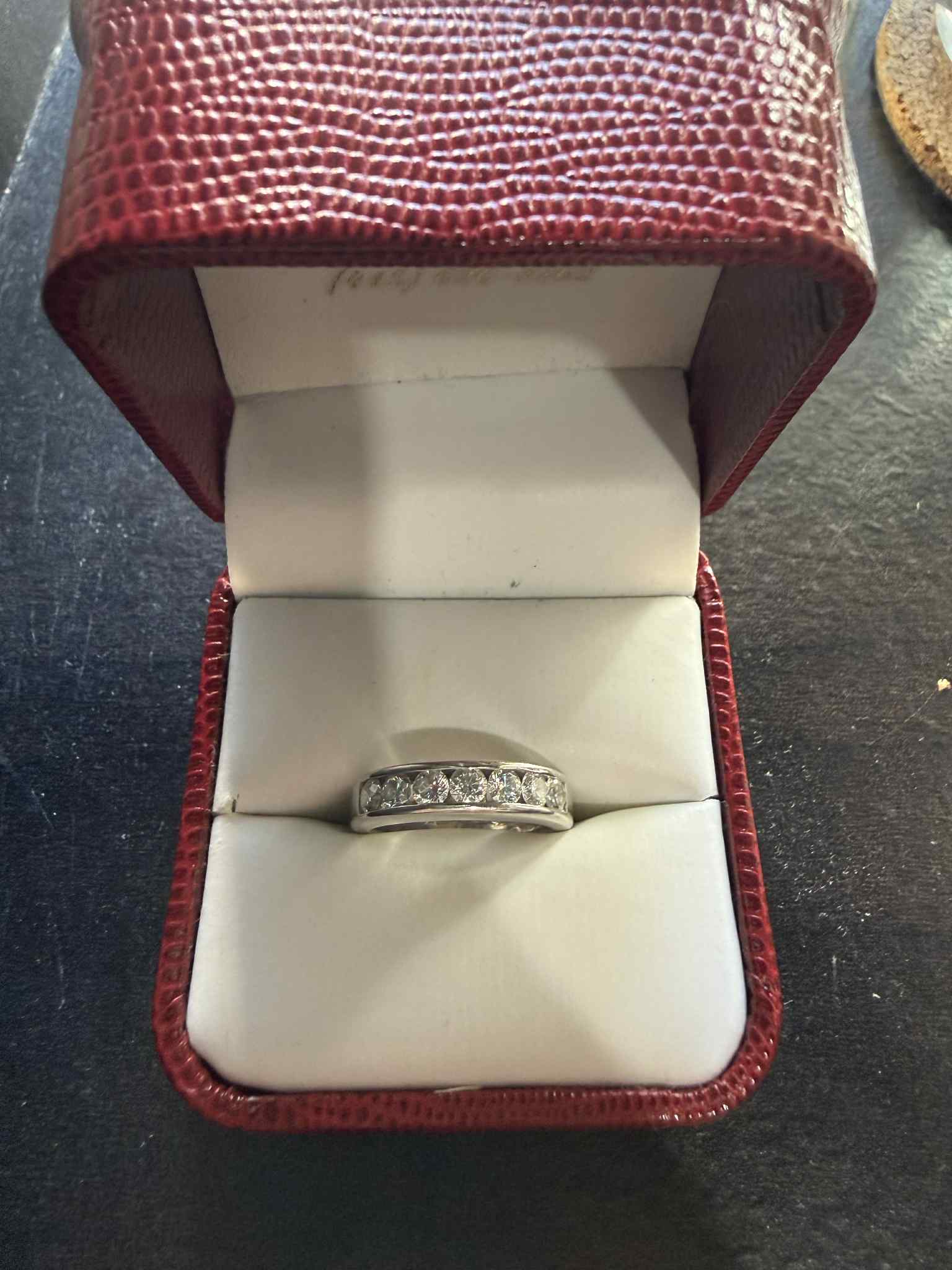 Not Sure/Unknown 1 Carat F VS1 Round Natural Diamond Diamond Ring - Image 2