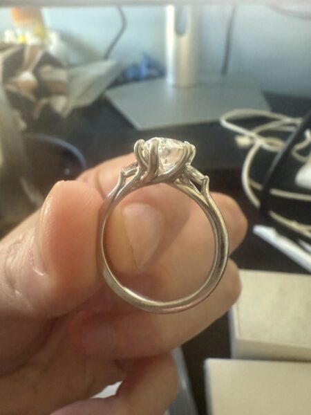 2.41 Carat G VS1 Oval Lab Grown Diamond Ring - Image 4